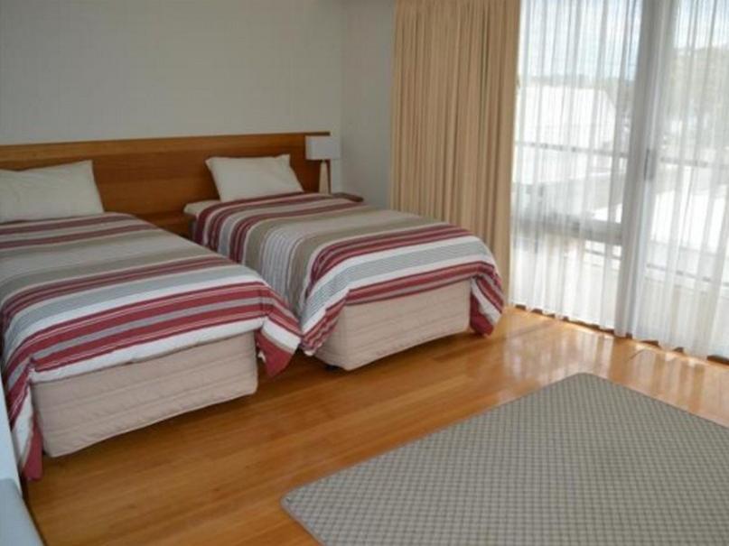 Metung Waters Motel And Apartments Bagian luar foto