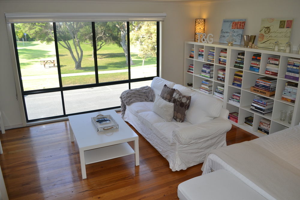 Metung Waters Motel And Apartments Bagian luar foto