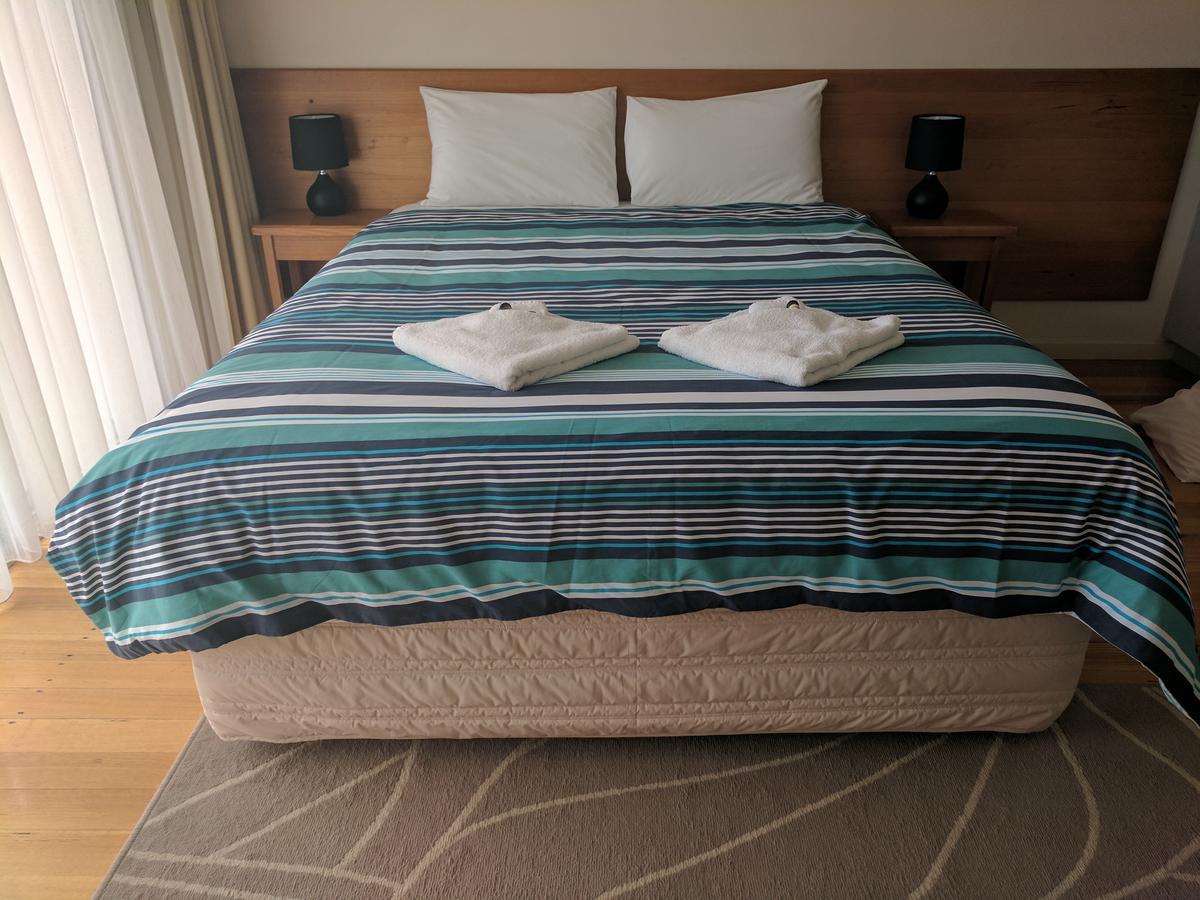 Metung Waters Motel And Apartments Bagian luar foto