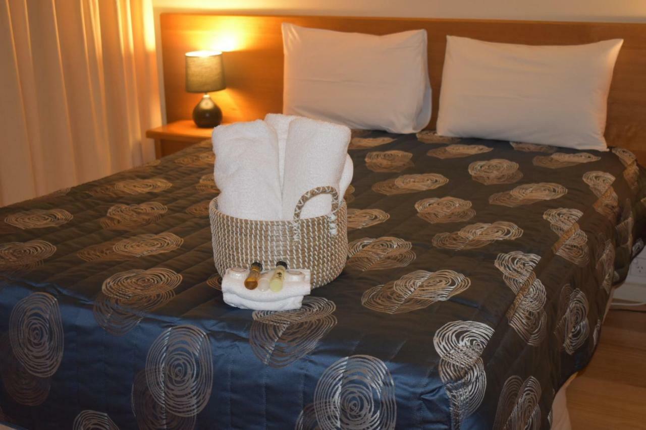 Metung Waters Motel And Apartments Bagian luar foto
